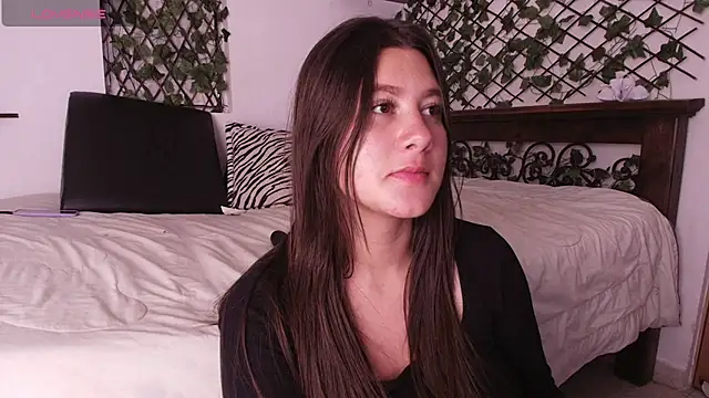 kisstarxxx online show from 06/06/26, 07:57