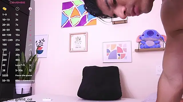 Snapshot of wild_col_ chatting on 01/31/25, 11:35 wild col online show from 01/31/25, 11:35