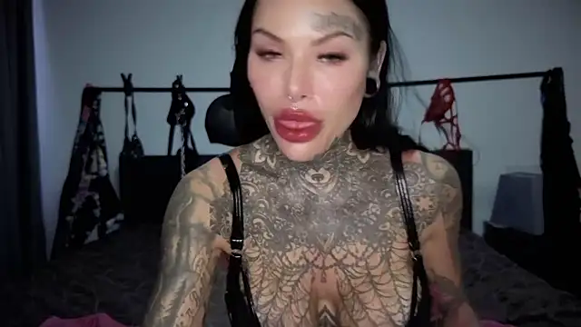 claudiacvc95 online show from 04/04/26, 03:38