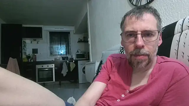 Snapshot of ptitcanard60600 chatting on 04/21/26, 08:55 ptitcanard60600 online show from 04/21/26, 08:55