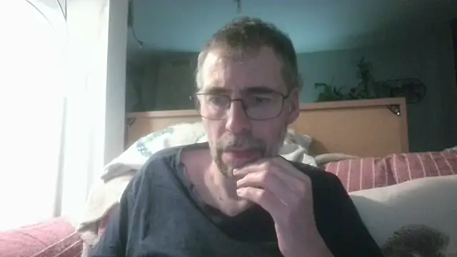 Snapshot of ptitcanard60600 chatting on 04/26/26, 09:45 ptitcanard60600 online show from 04/26/26, 09:45