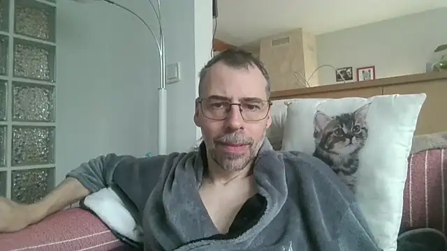 Snapshot of ptitcanard60600 chatting on 05/14/26, 11:39 ptitcanard60600 online show from 05/14/26, 11:39