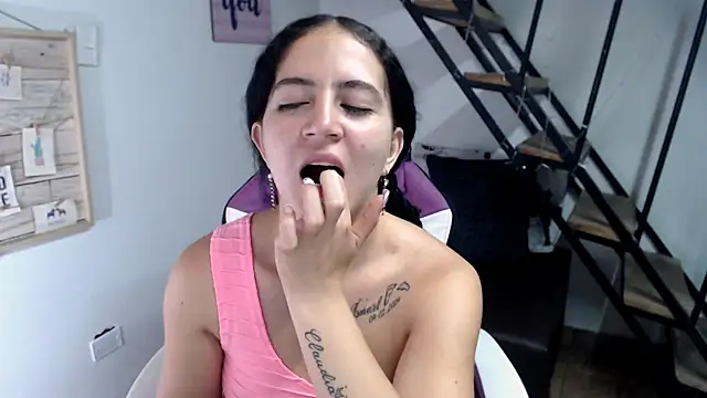 samantha baby  online show from 10/07/25, 06:16