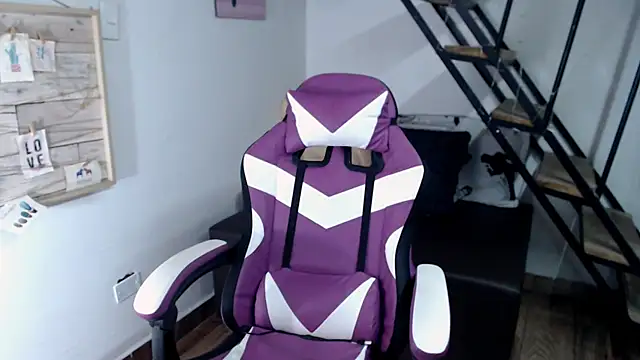 samantha baby  online show from 10/20/25, 05:46