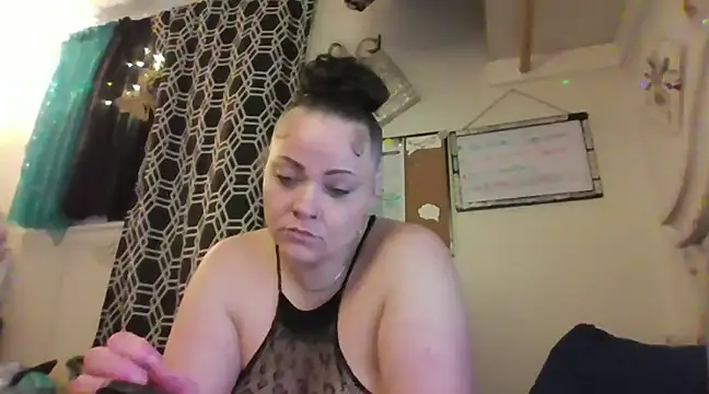 Snapshot of ThICk_JuIcEy chatting on 01/28/25, 01:49 ThICk JuIcEy online show from 01/28/25, 01:49