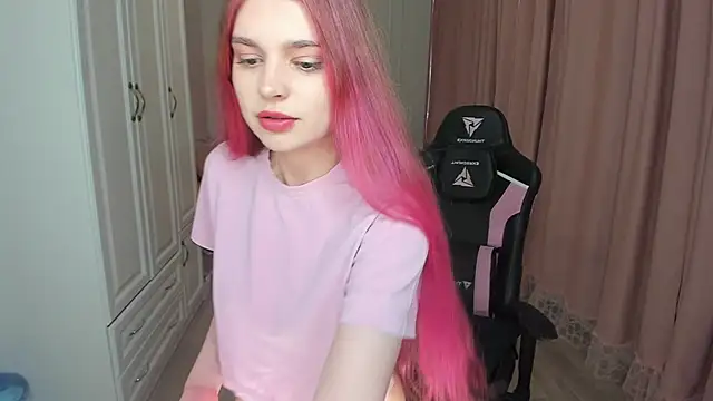 Snapshot of lil_cassie chatting on 04/16/26, 09:39 lil cassie online show from 04/16/26, 09:39