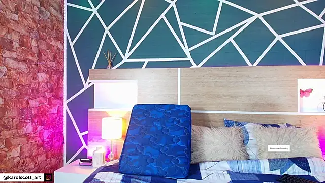 Snapshot of KAROL-SCOTT chatting on 09/30/25, 08:03 KAROL-SCOTT online show from 09/30/25, 08:03