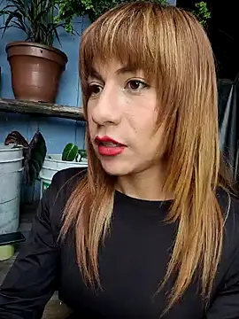 Snapshot of Evehampy chatting on 12/17/24, 10:32 Evehampy online show from 12/17/24, 10:32