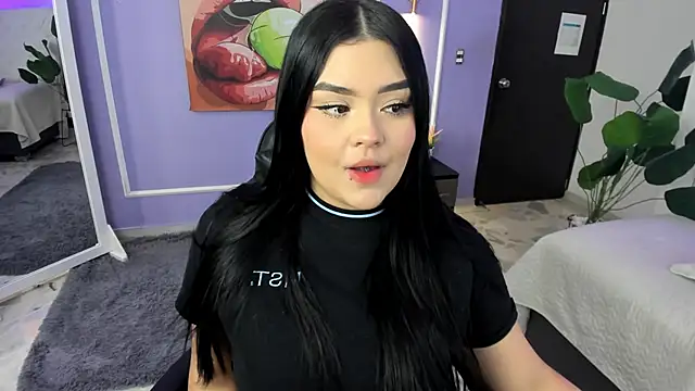 martinasaez online show from 11/13/25, 08:08