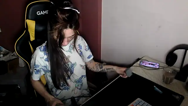 Sofiasweetsecret online show from 04/08/26, 04:56