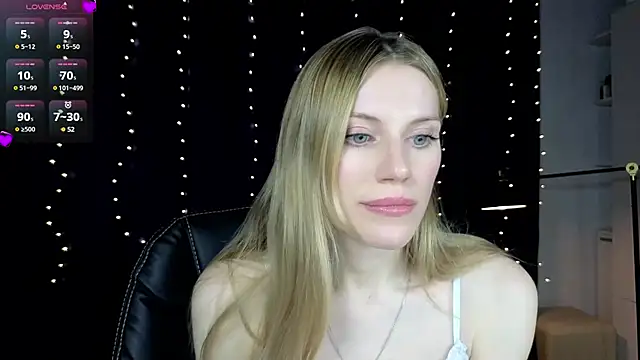 Snapshot of Lilianna_Just chatting on 03/06/25, 04:17 Lilianna Just online show from 03/06/25, 04:17