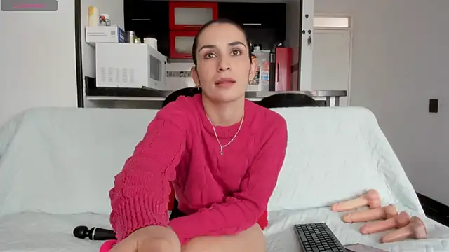 Snapshot of Layla_Sia chatting on 06/10/26, 03:44 Layla Sia online show from 06/10/26, 03:44