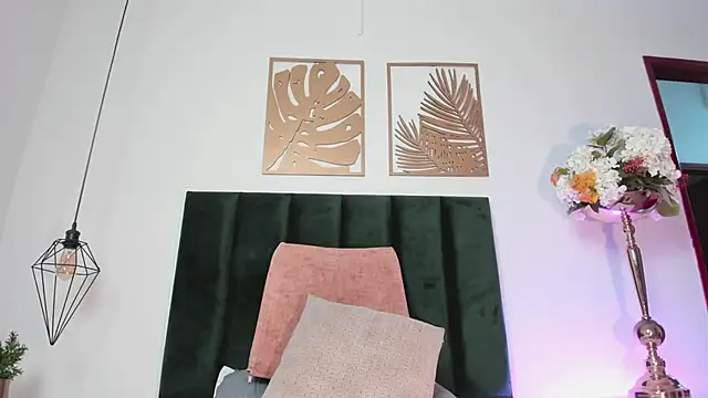 Snapshot of NoraDasilva chatting on 02/04/25, 12:29 NoraDasilva online show from 02/04/25, 12:29