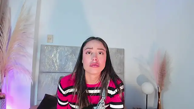 Snapshot of NoraDasilva chatting on 02/05/25, 12:53 NoraDasilva online show from 02/05/25, 12:53