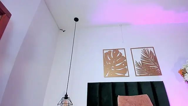 Snapshot of NoraDasilva chatting on 02/12/25, 12:27 NoraDasilva online show from 02/12/25, 12:27