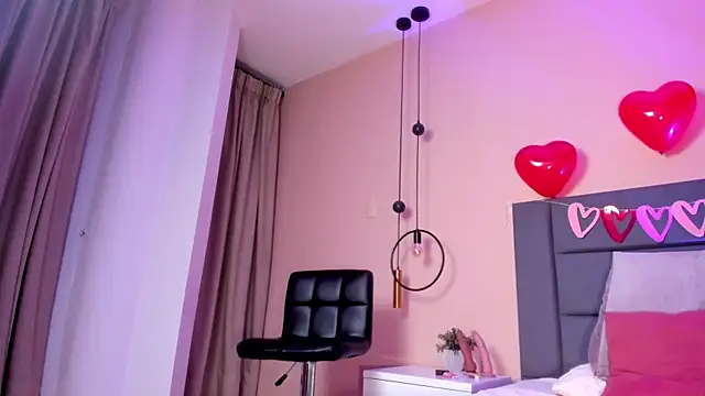 Snapshot of NoraDasilva chatting on 02/16/25, 02:53 NoraDasilva online show from 02/16/25, 02:53