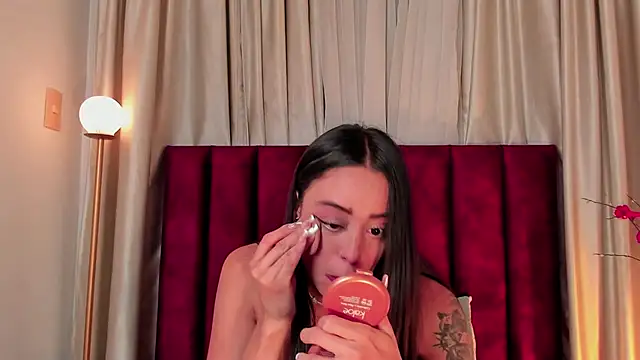 Snapshot of NoraDasilva chatting on 02/20/25, 12:52 NoraDasilva online show from 02/20/25, 12:52