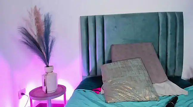 Snapshot of NoraDasilva chatting on 02/22/25, 03:23 NoraDasilva online show from 02/22/25, 03:23