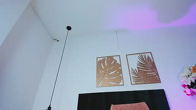 Snapshot of NoraDasilva chatting on 02/25/25, 06:25 NoraDasilva online show from 02/25/25, 06:25