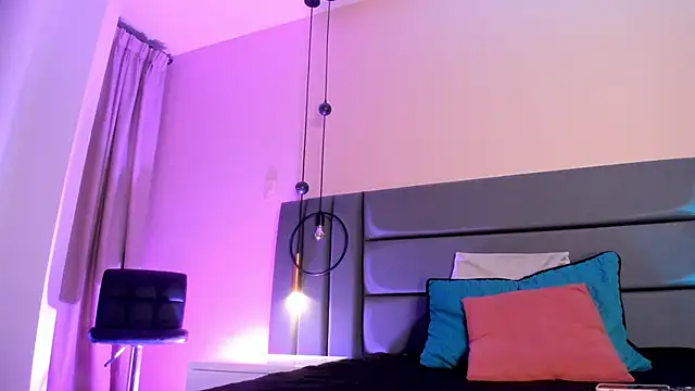 Snapshot of NoraDasilva chatting on 03/04/25, 12:39 NoraDasilva online show from 03/04/25, 12:39