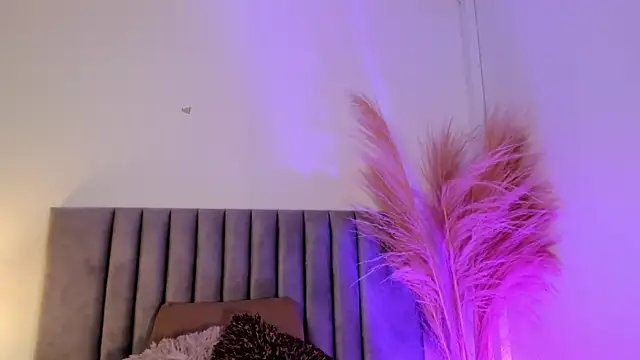 Snapshot of NoraDasilva chatting on 03/08/25, 12:33 NoraDasilva online show from 03/08/25, 12:33