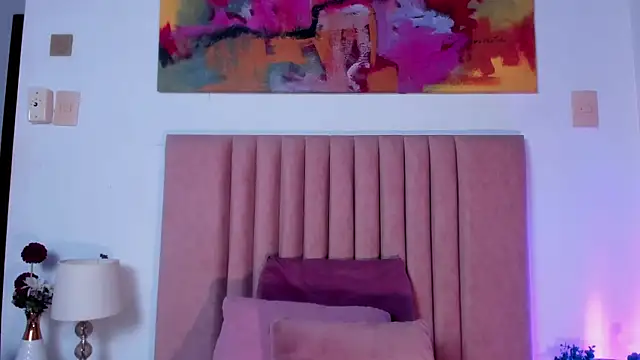 Snapshot of NoraDasilva chatting on 03/12/25, 12:31 NoraDasilva online show from 03/12/25, 12:31