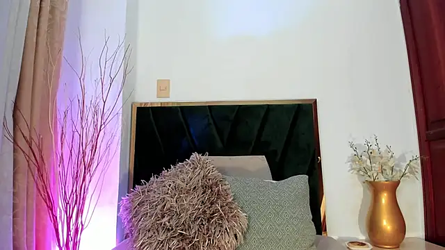 Snapshot of NoraDasilva chatting on 03/18/25, 07:53 NoraDasilva online show from 03/18/25, 07:53