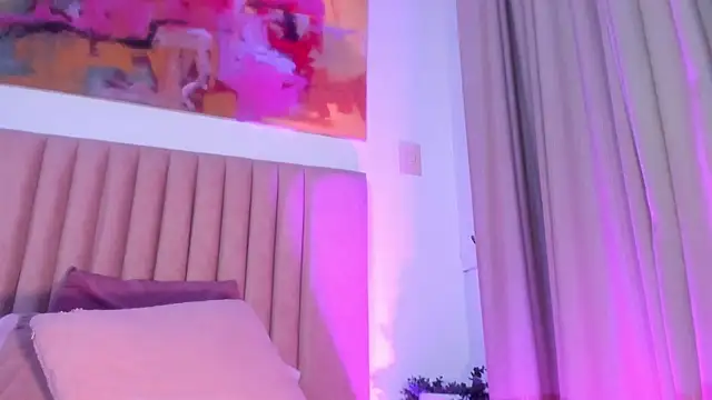 Snapshot of NoraDasilva chatting on 03/19/25, 02:05 NoraDasilva online show from 03/19/25, 02:05