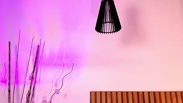 Snapshot of NoraDasilva chatting on 09/13/25, 12:21 NoraDasilva online show from 09/13/25, 12:21