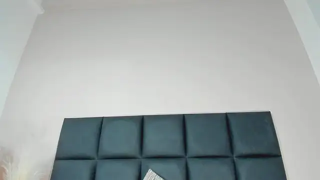 Snapshot of NoraDasilva chatting on 09/22/25, 11:18 NoraDasilva online show from 09/22/25, 11:18