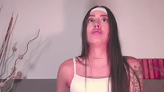 Snapshot of NoraDasilva chatting on 09/29/25, 11:20 NoraDasilva online show from 09/29/25, 11:20