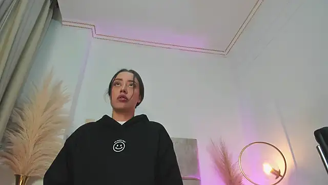 Snapshot of NoraDasilva chatting on 10/04/25, 12:25 NoraDasilva online show from 10/04/25, 12:25