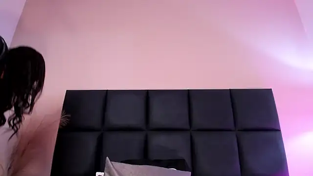 Snapshot of NoraDasilva chatting on 10/09/25, 12:41 NoraDasilva online show from 10/09/25, 12:41