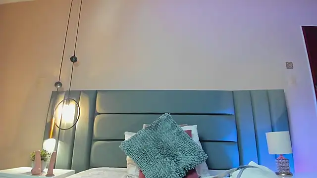 Snapshot of NoraDasilva chatting on 10/16/25, 12:22 NoraDasilva online show from 10/16/25, 12:22