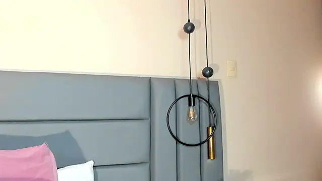 Snapshot of NoraDasilva chatting on 11/18/25, 08:24 NoraDasilva online show from 11/18/25, 08:24