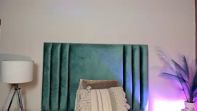 Snapshot of NoraDasilva chatting on 01/10/26, 12:56 NoraDasilva online show from 01/10/26, 12:56