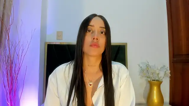 Snapshot of NoraDasilva chatting on 02/07/26, 12:25 NoraDasilva online show from 02/07/26, 12:25