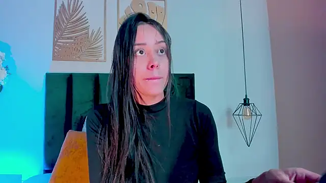 Snapshot of NoraDasilva chatting on 02/14/26, 12:24 NoraDasilva online show from 02/14/26, 12:24