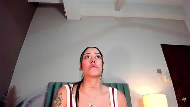 Snapshot of NoraDasilva chatting on 02/19/26, 10:50 NoraDasilva online show from 02/19/26, 10:50