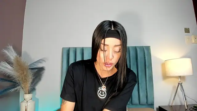 Snapshot of NoraDasilva chatting on 02/23/26, 11:24 NoraDasilva online show from 02/23/26, 11:24