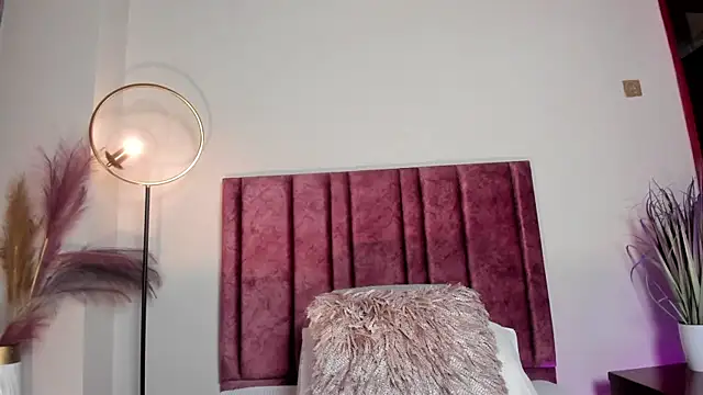 Snapshot of NoraDasilva chatting on 02/25/26, 07:01 NoraDasilva online show from 02/25/26, 07:01