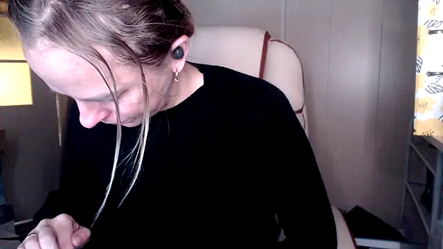 Snapshot of las_sweet chatting on 10/29/25, 11:01 las sweet online show from 10/29/25, 11:01