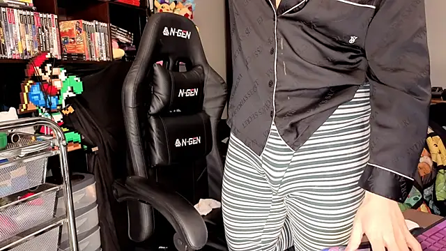 ShinyCherub online show from 04/15/26, 07:58