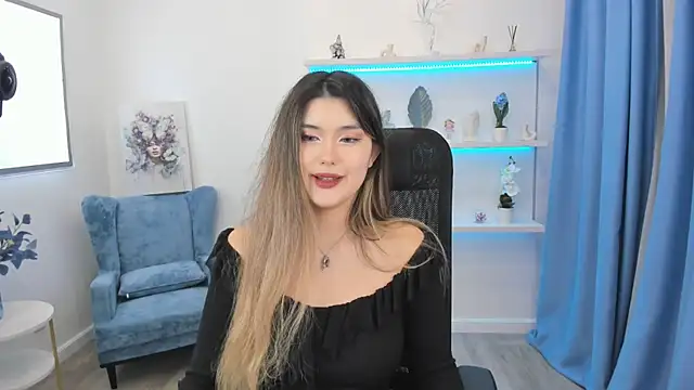 AnneTLi online show from 10/05/25, 07:12