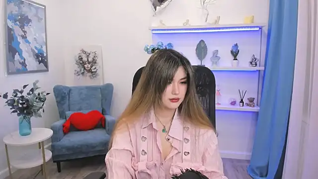 AnneTLi online show from 05/05/26, 03:14