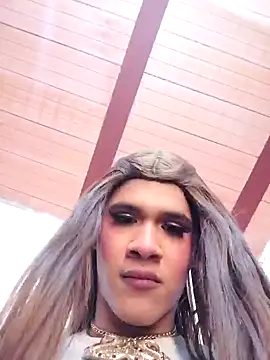 Snapshot of Babylolatop chatting on 12/23/24, 11:17 Babylolatop online show from 12/23/24, 11:17