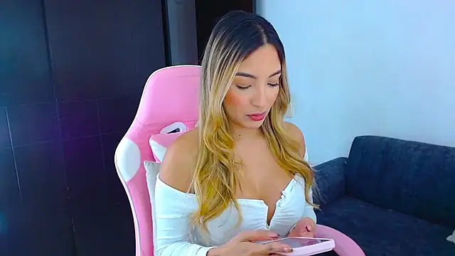 im grecia online show from 04/06/26, 08:21