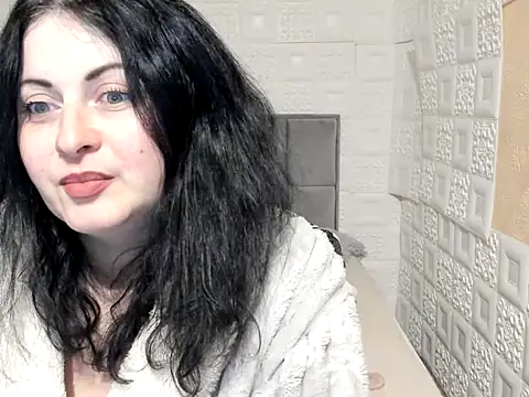 Lillian2 online show from 02/19/25, 02:44