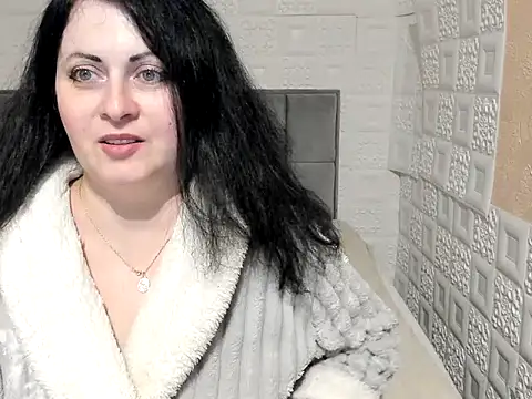 Lillian2 online show from 02/22/25, 01:11