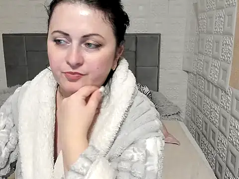 Lillian2 online show from 02/24/25, 08:58